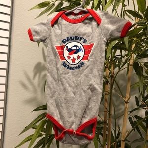 ✈️ Daddy’s Wingman - Baby onesie 6 months